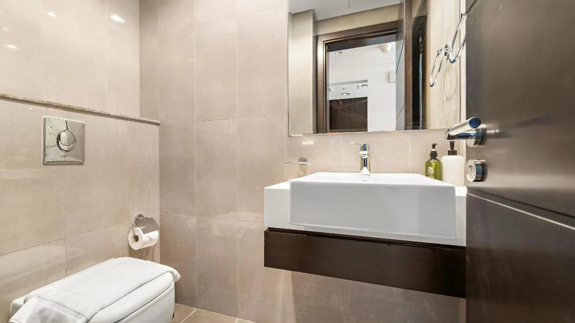 Vayk - Modern 1 Bd Apartment In Business Bay Dubai