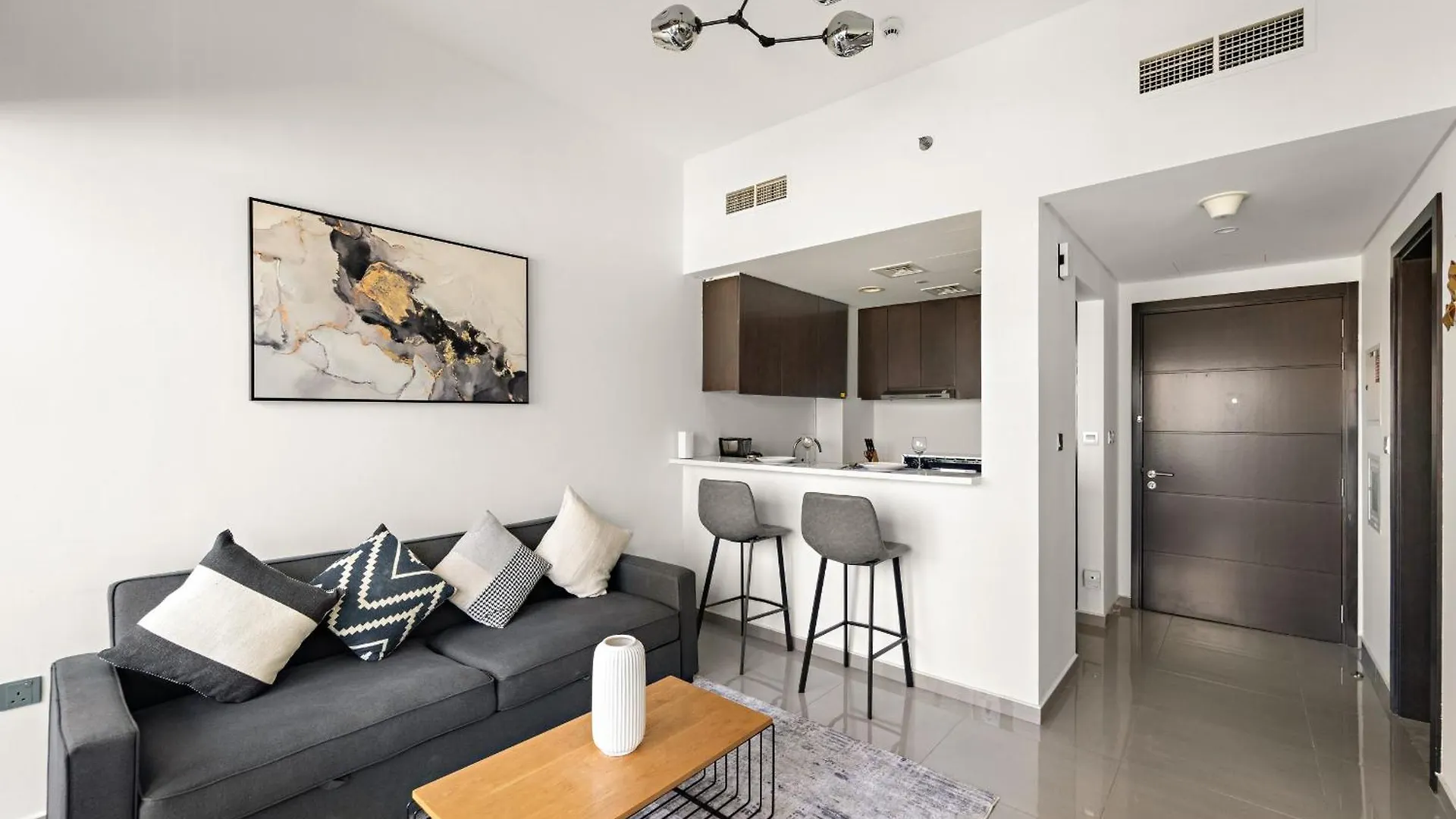 Vayk - Modern 1 Bd Apartment In Business Bay Dubai