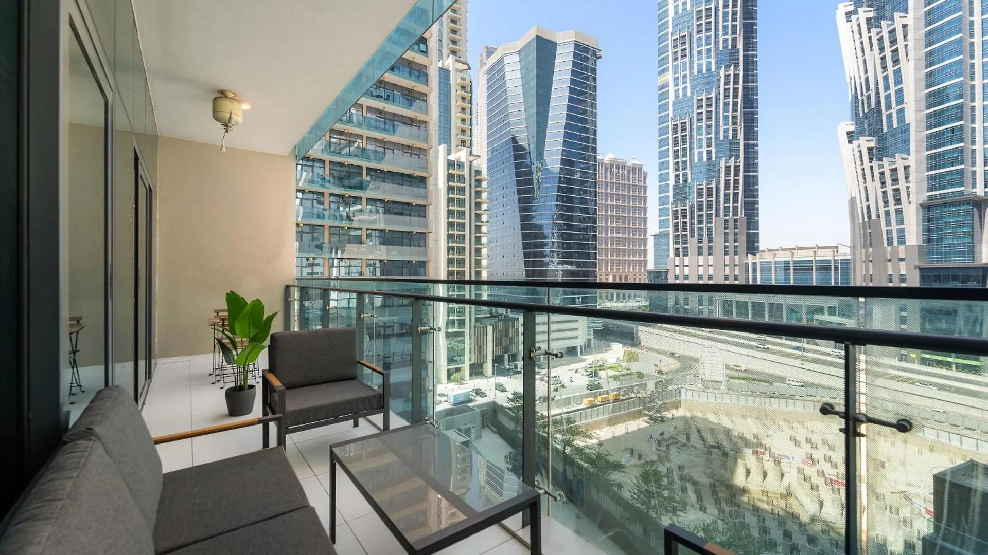 Vayk - Modern 1 Bd Apartment In Business Bay Dubai