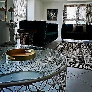 Luxury In Marina شقة